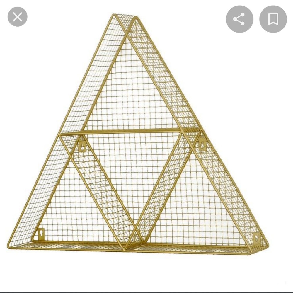 Pillow fort Triangle shelf unit